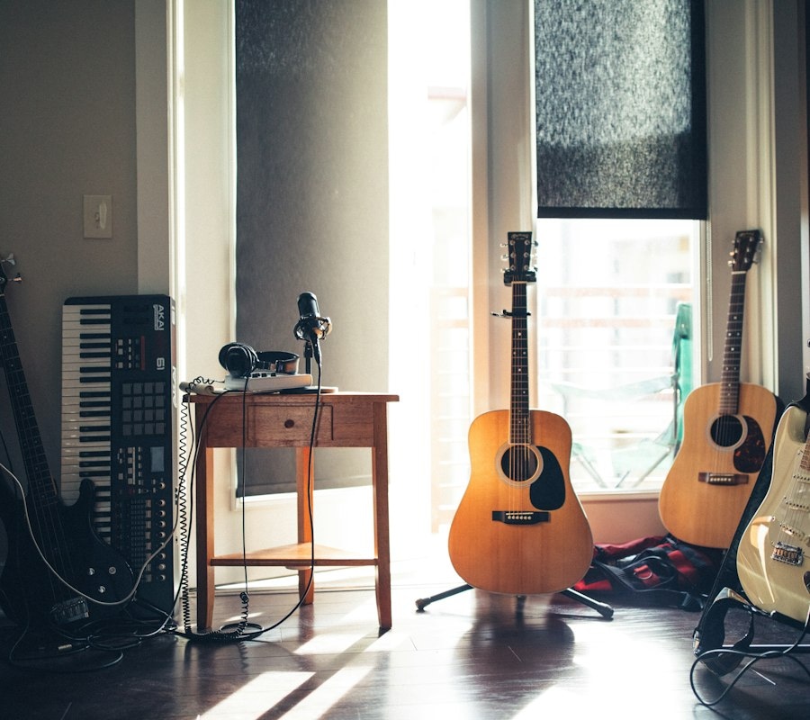 Music & Entertainment